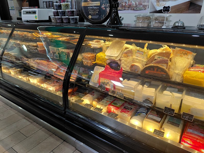 NOVA Market & Catering - photo 4