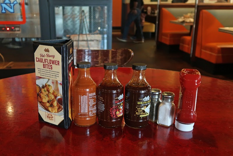 Lucille's Smokehouse Bar-B-Que - photo 5