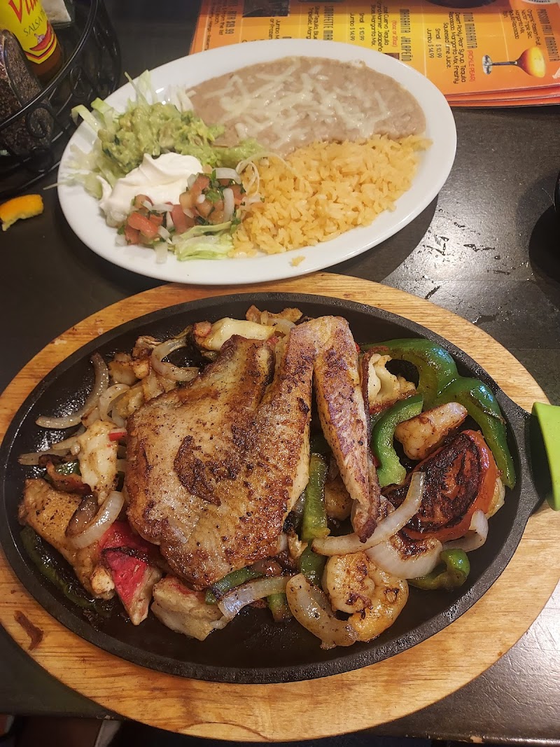 Mi Lindo Jalisco Mexican Restaurant And Bar - photo 3